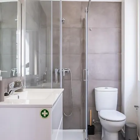 Ribeira Do Esmeraldo By Homie Funchal (Madeira)